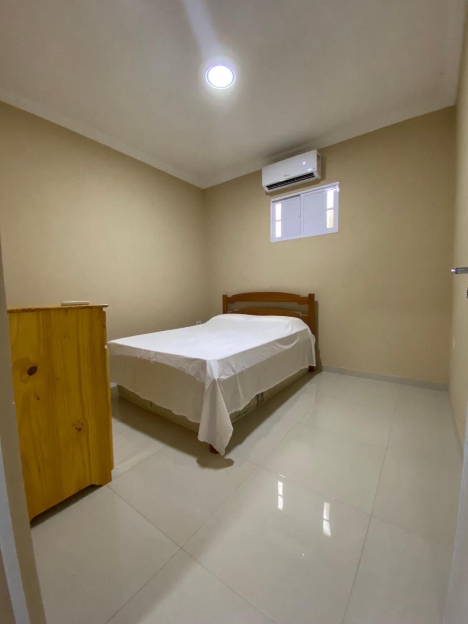 Mobiliado Com 2 Quartos, Estacionamento Gratuito